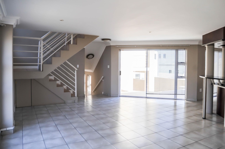 To Let 4 Bedroom Property for Rent in Calypso Beach Western Cape